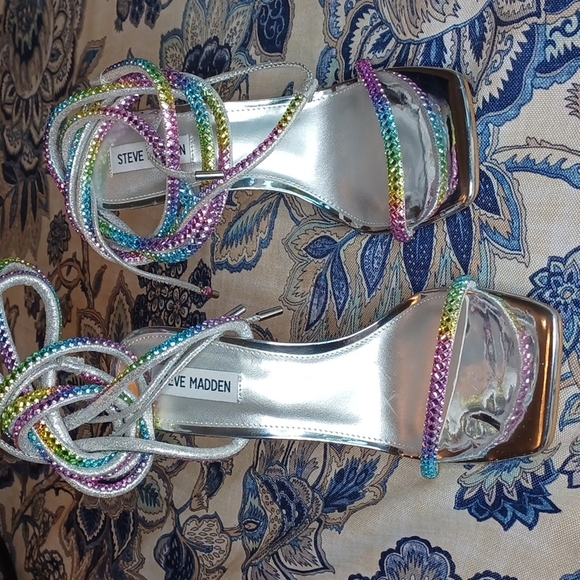 Steve Madden Uplift Rainbow Rhinestone highlace up Silver Heel New SZ 9, 9.5M - Picture 6 of 13